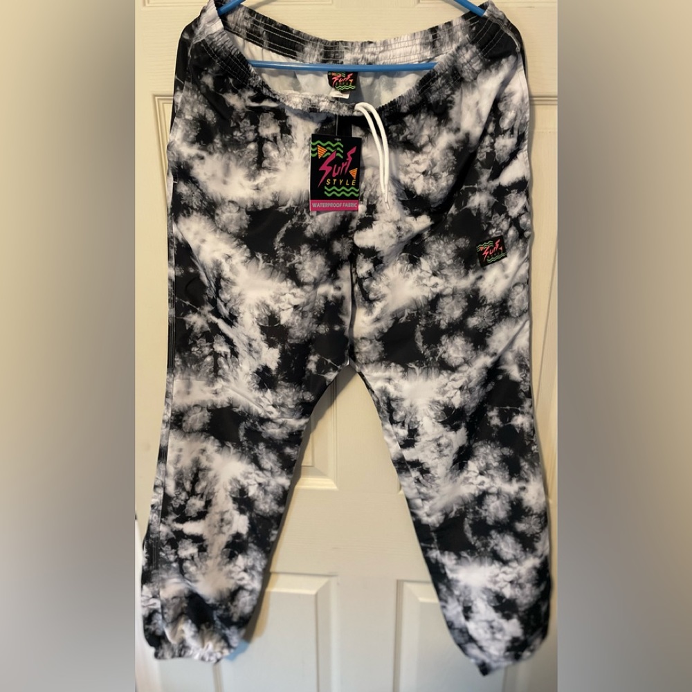 Surf Style interplanetary Body Gear. Bottoms are Water Proof Size Mens Large NWT